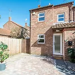 Pear Tree Holiday Home - York